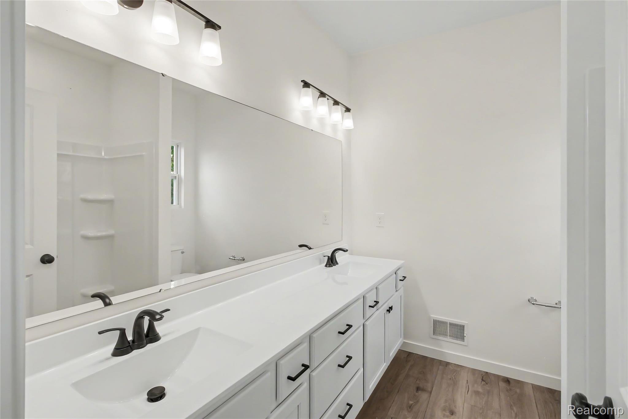 366 Dorchester Drive Property Photo 10