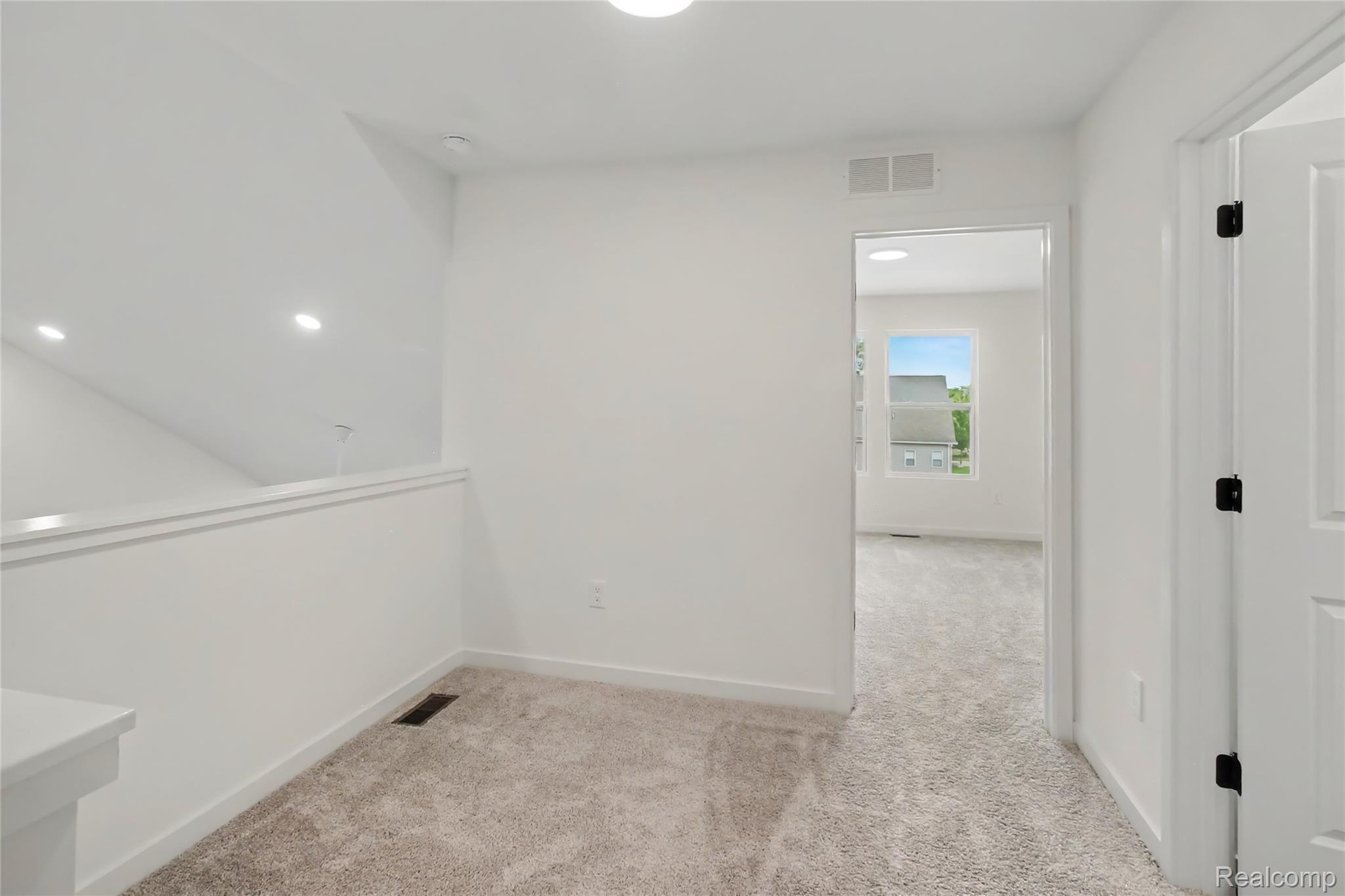 366 Dorchester Drive Property Photo 14