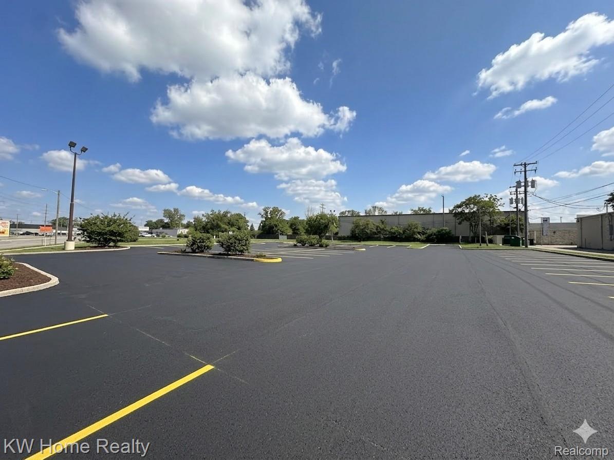 20800 Groesbeck Highway Property Photo 1