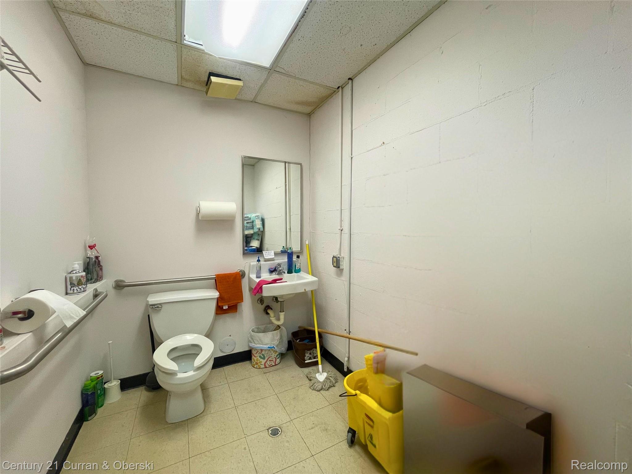 2057 South Boulevard Property Photo 20