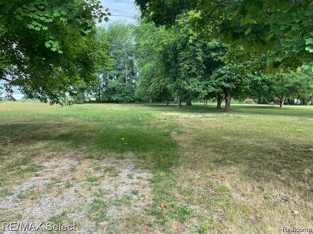 11260 Main Road Property Photo 1
