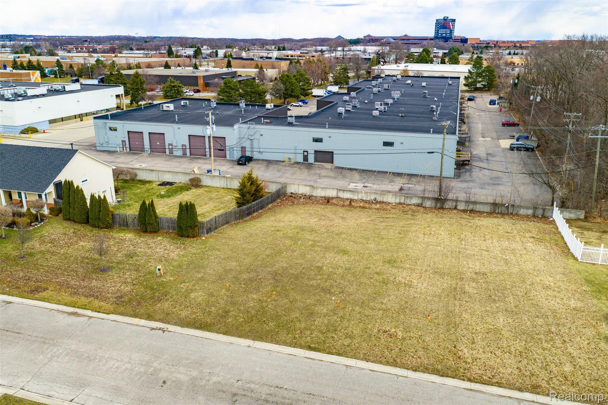 558 Boyd Street Property Photo 3
