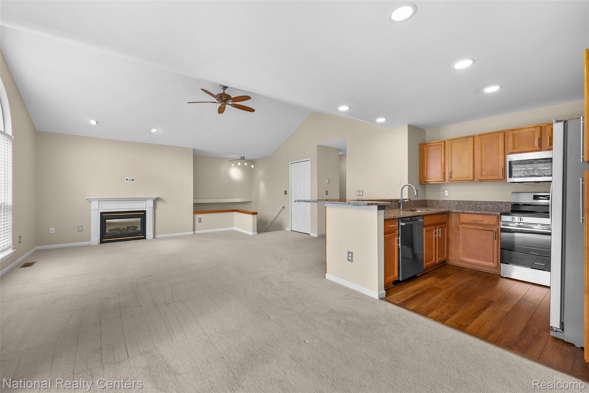 7201 Farmingdale Lane Property Photo 12