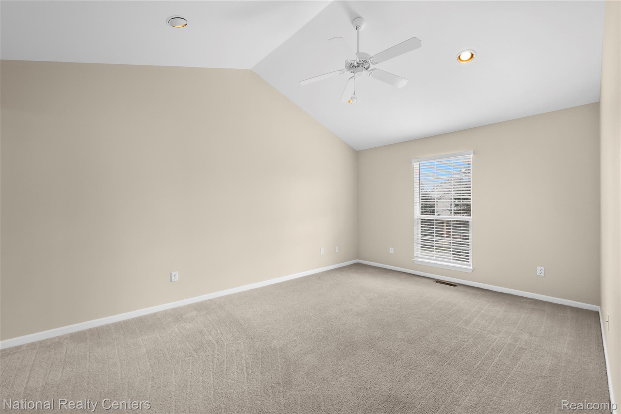 7201 Farmingdale Lane Property Photo 20
