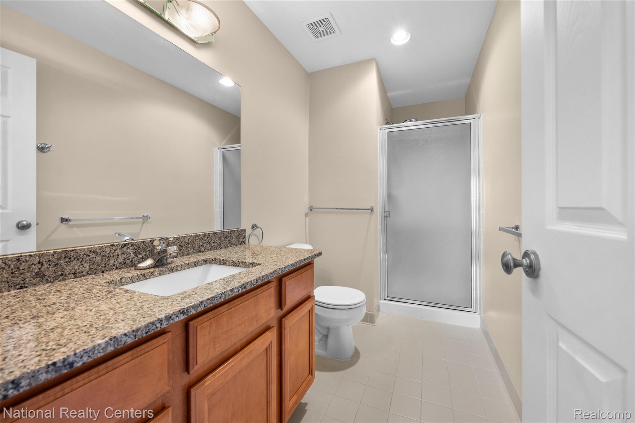 7201 Farmingdale Lane Property Photo 23