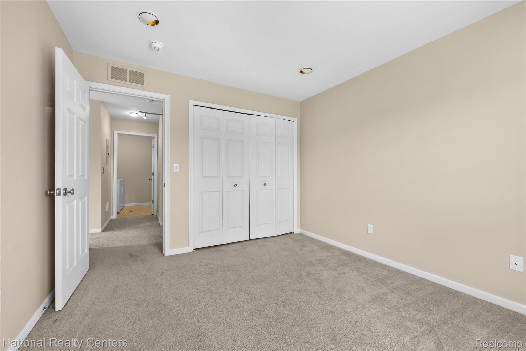 7201 Farmingdale Lane Property Photo 25