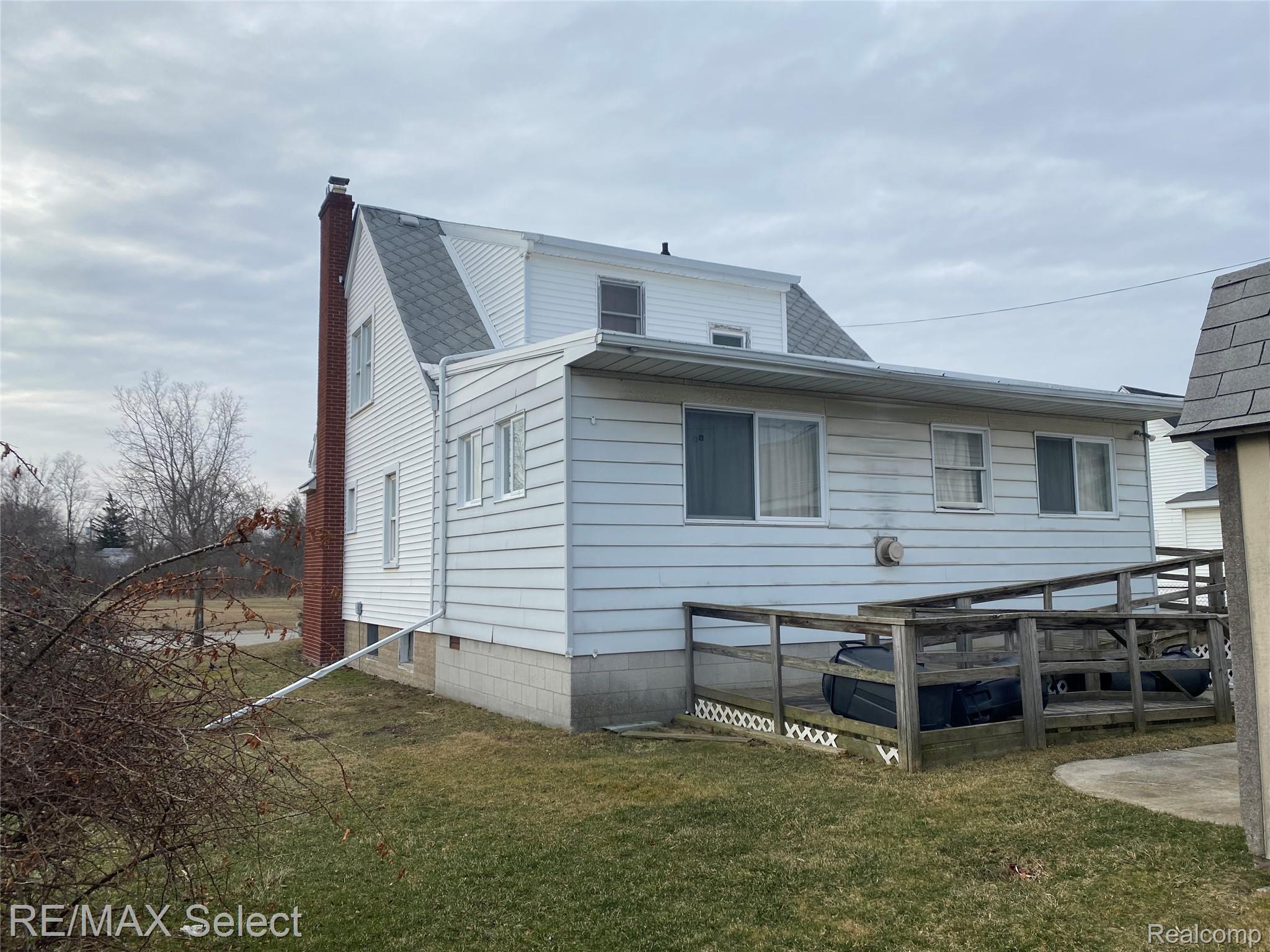 51 Runnels Street Property Photo 6