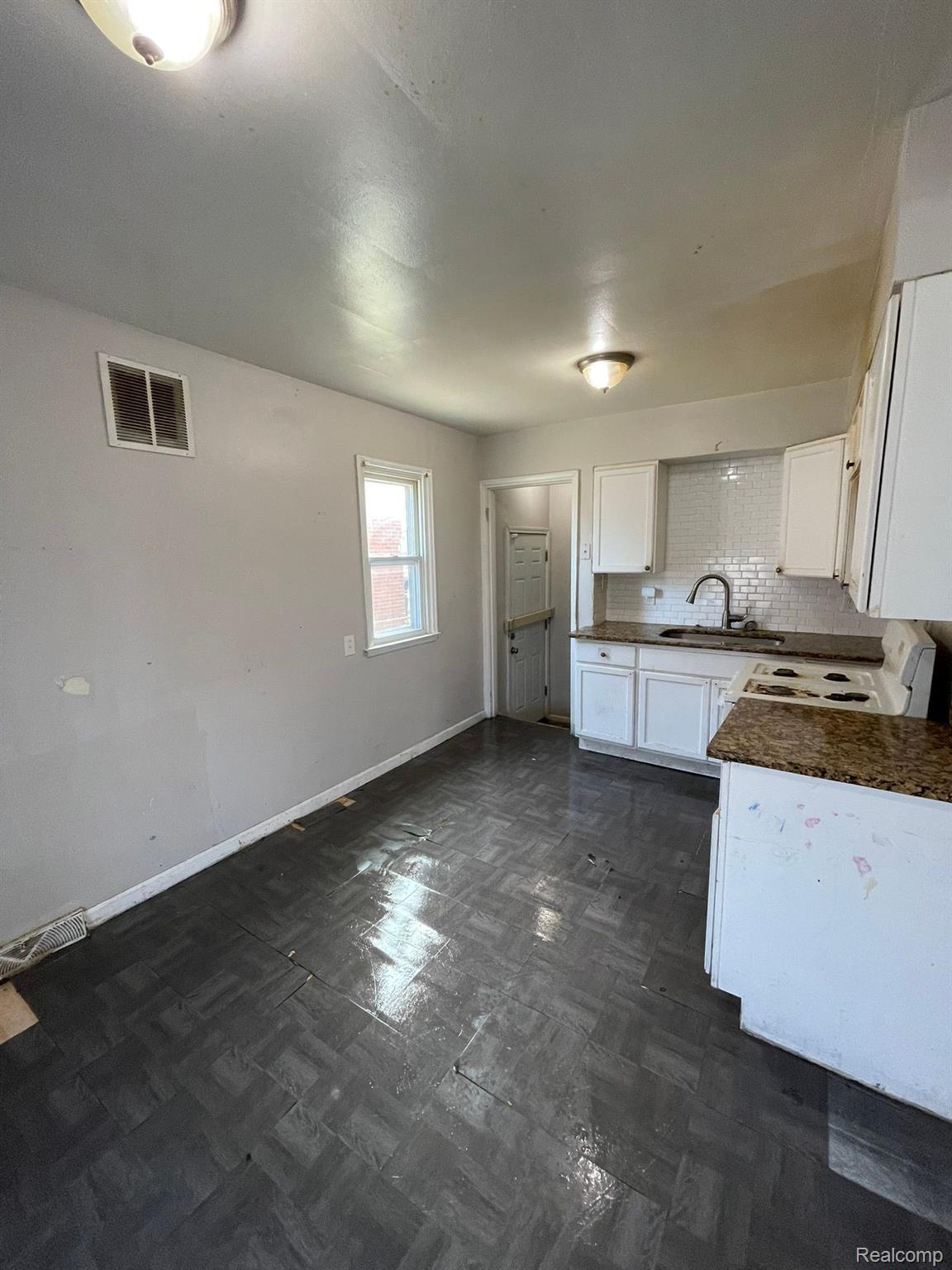 16500 Eastburn Street Property Photo 5