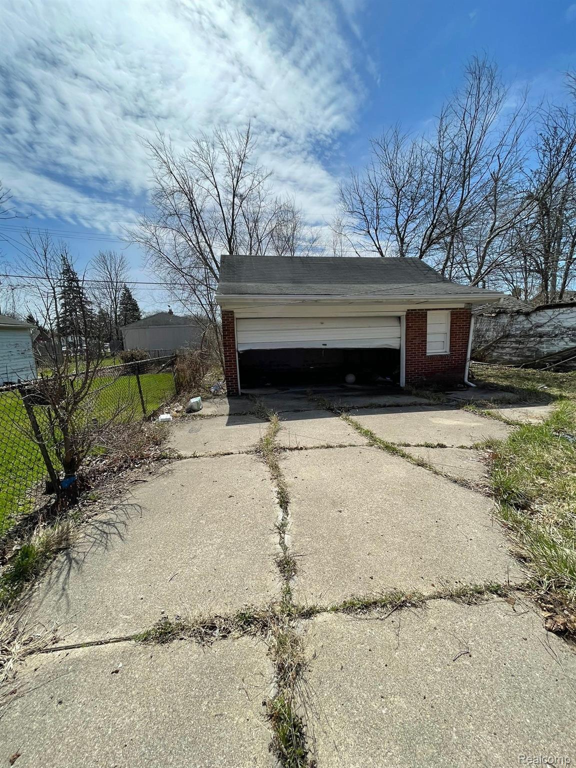 16500 Eastburn Street Property Photo 29