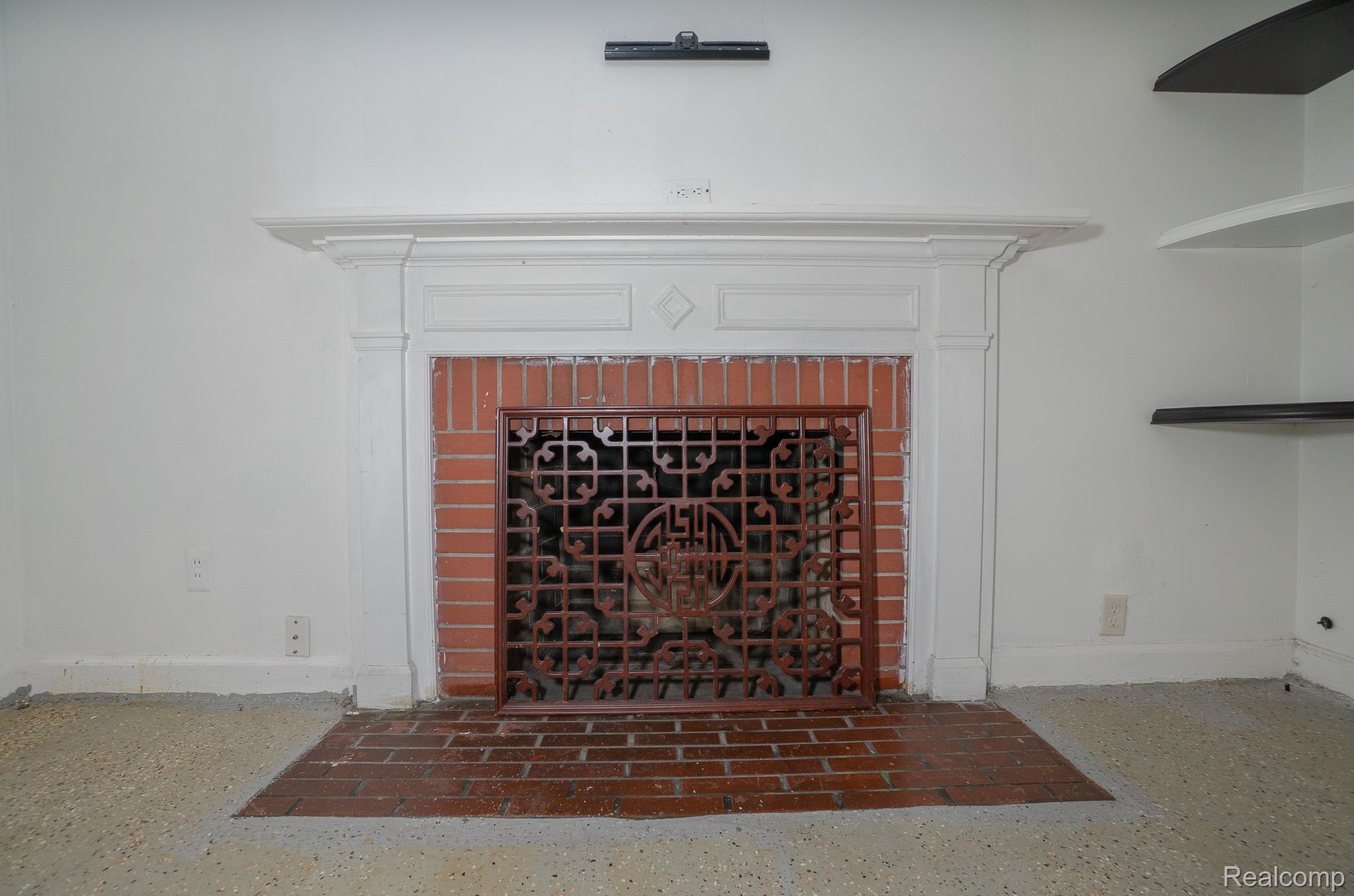 10785 E Outer Drive Property Photo 6