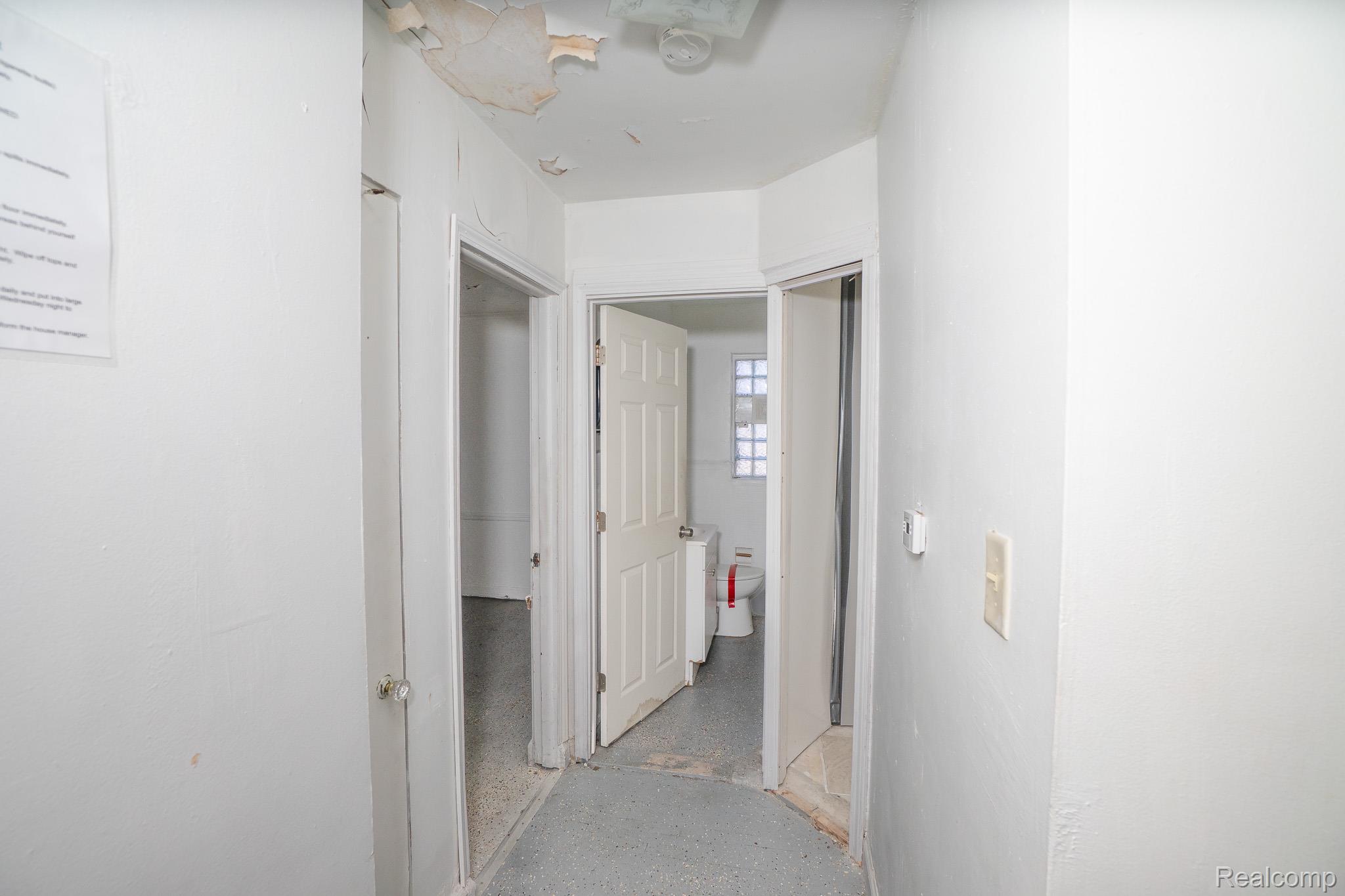 10785 E Outer Drive Property Photo 13