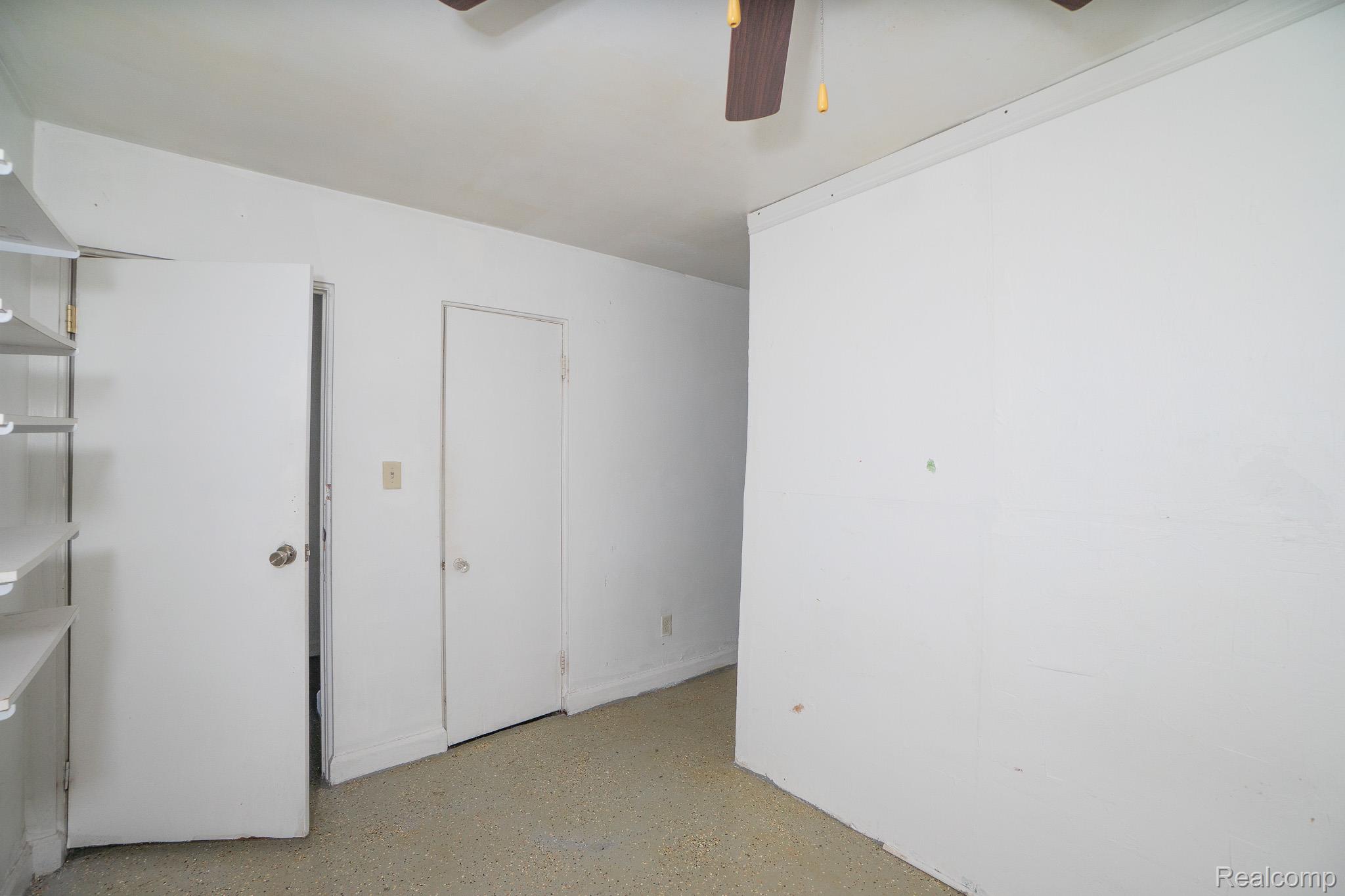 10785 E Outer Drive Property Photo 17