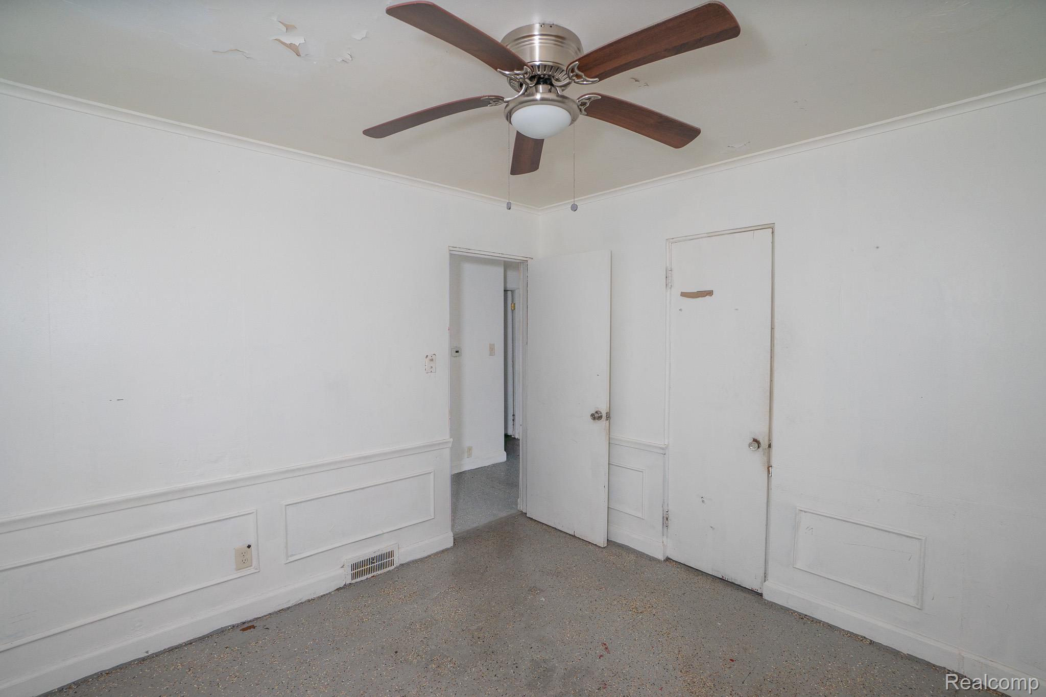 10785 E Outer Drive Property Photo 19