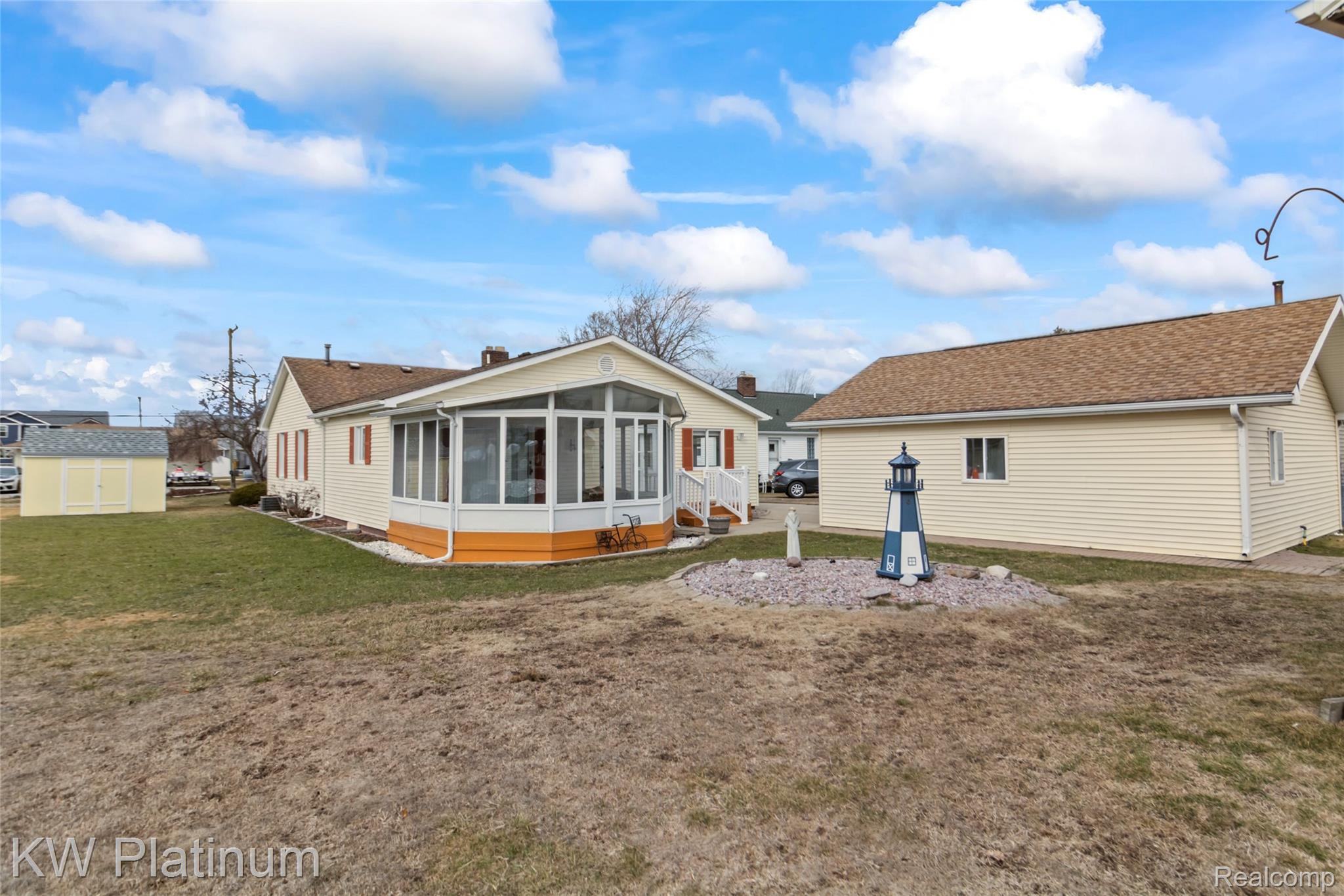7811 Alexandria Drive Property Photo 5