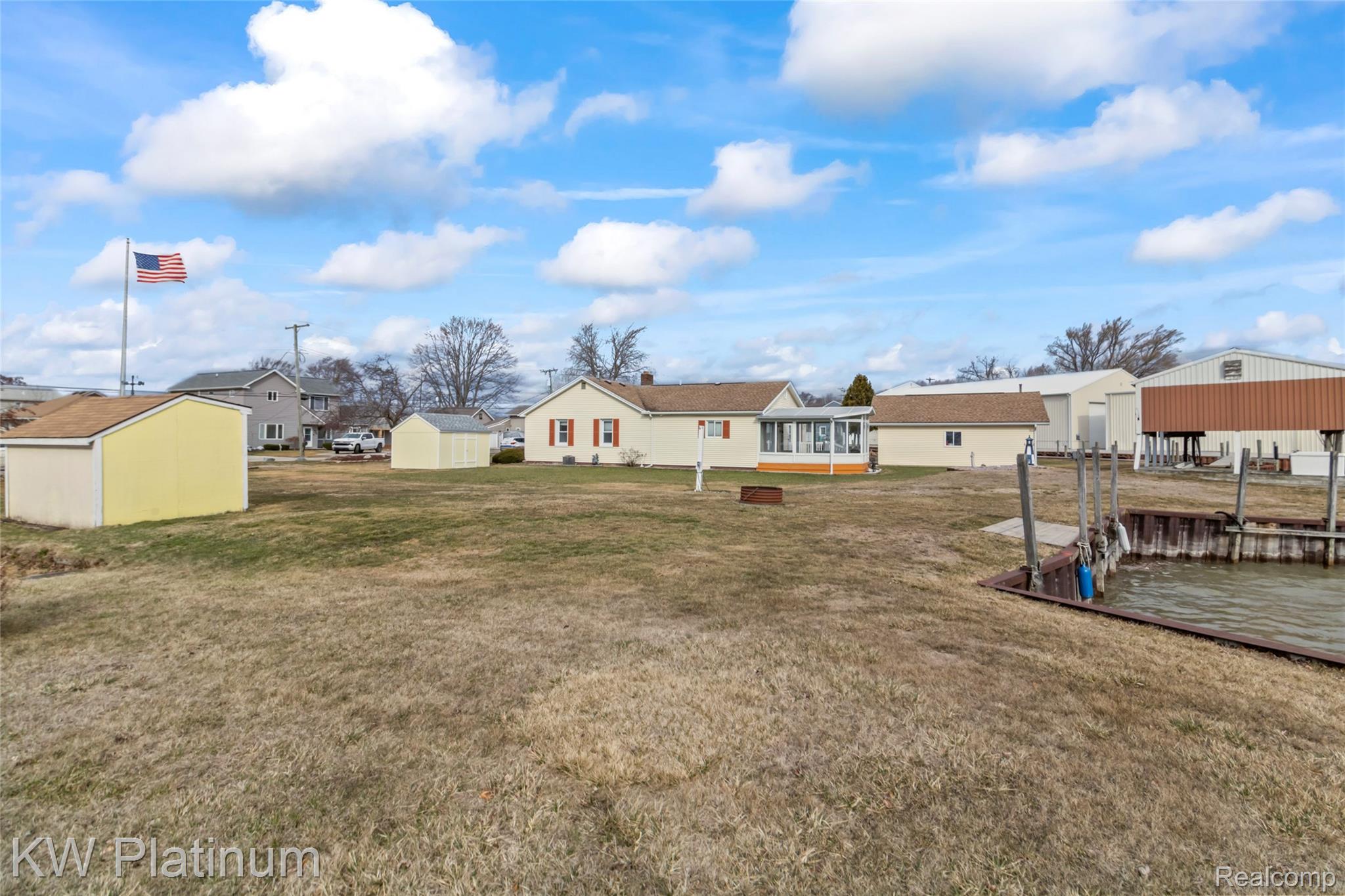 7811 Alexandria Drive Property Photo 8