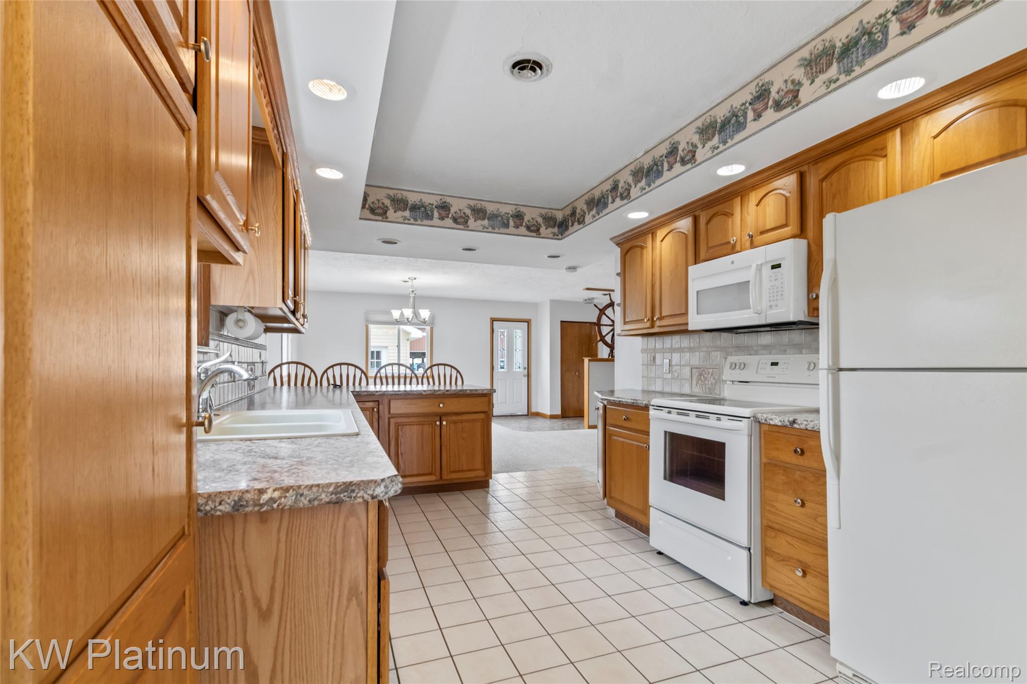 7811 Alexandria Drive Property Photo 13