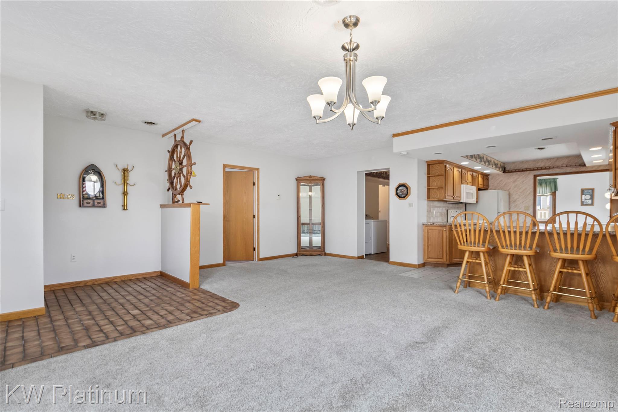 7811 Alexandria Drive Property Photo 17