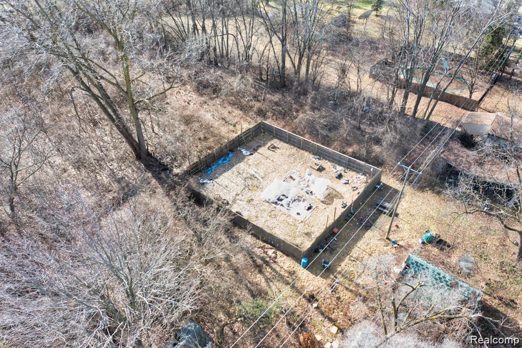 30905 Beverly Road Property Photo 3