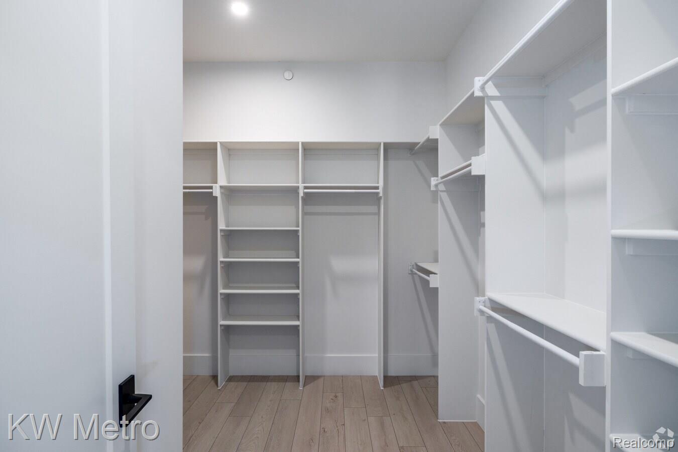 120 E Liberty Street 302 Property Photo 7