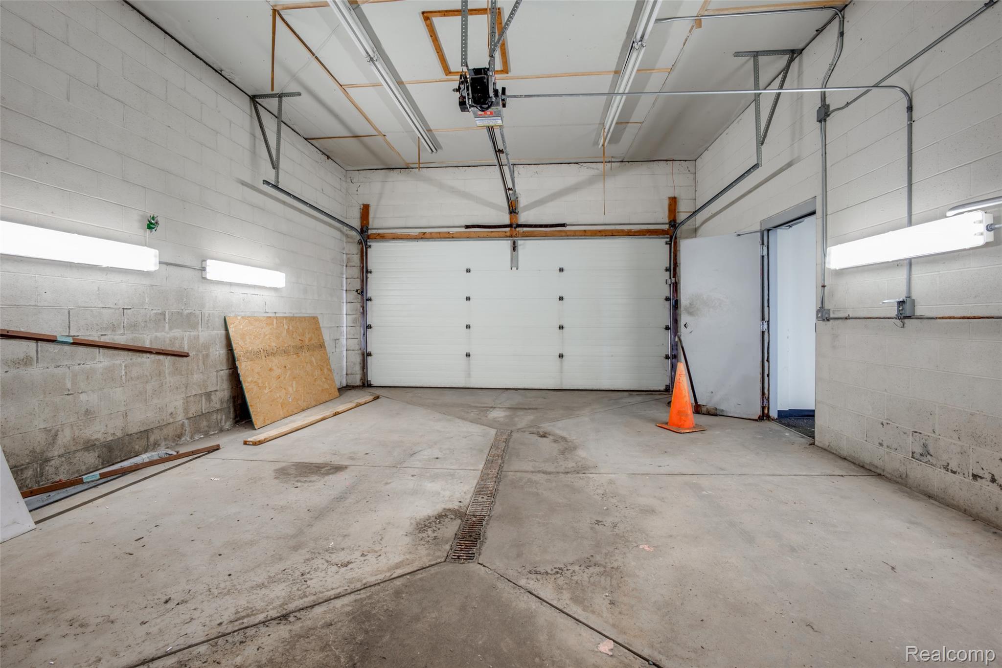 301 S Cooper Street Property Photo 12
