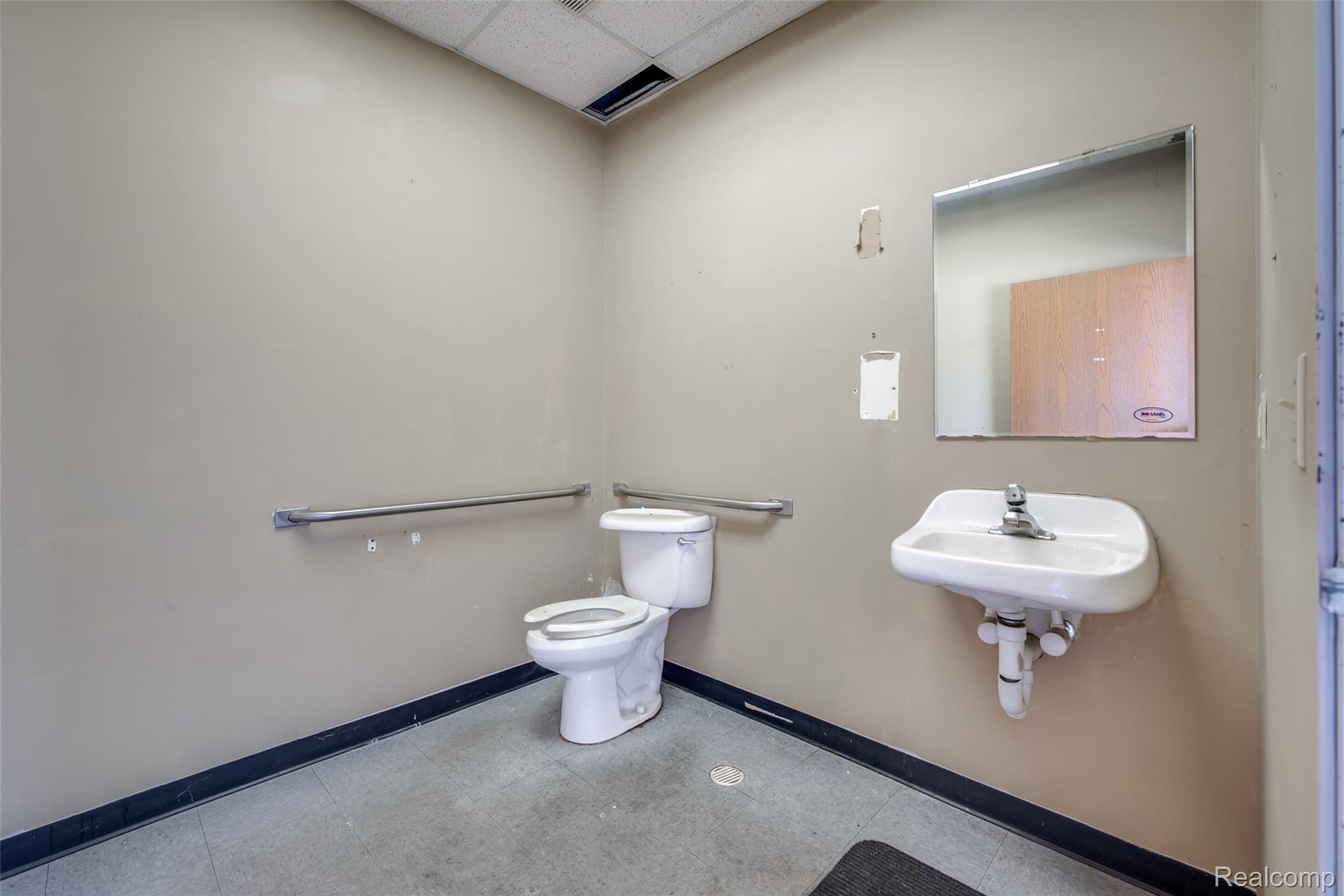 301 S Cooper Street Property Photo 15