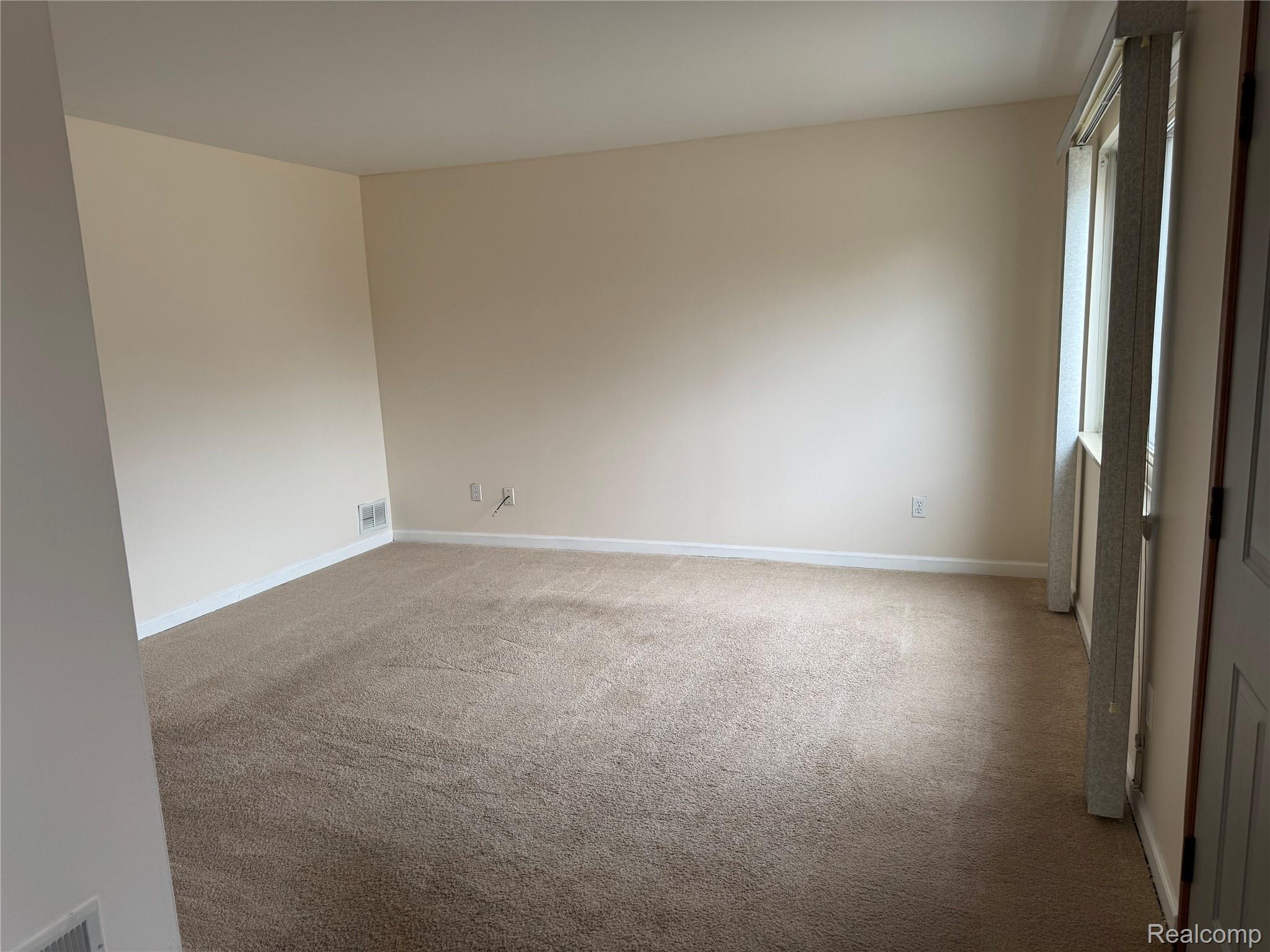 29045 Howard Avenue Property Photo 8