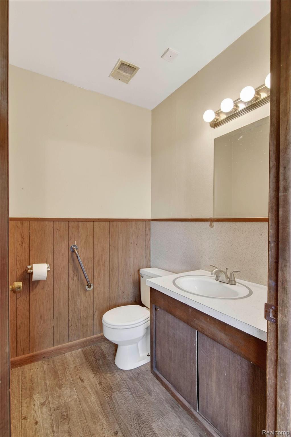 206 N Grinnell Street Property Photo 19