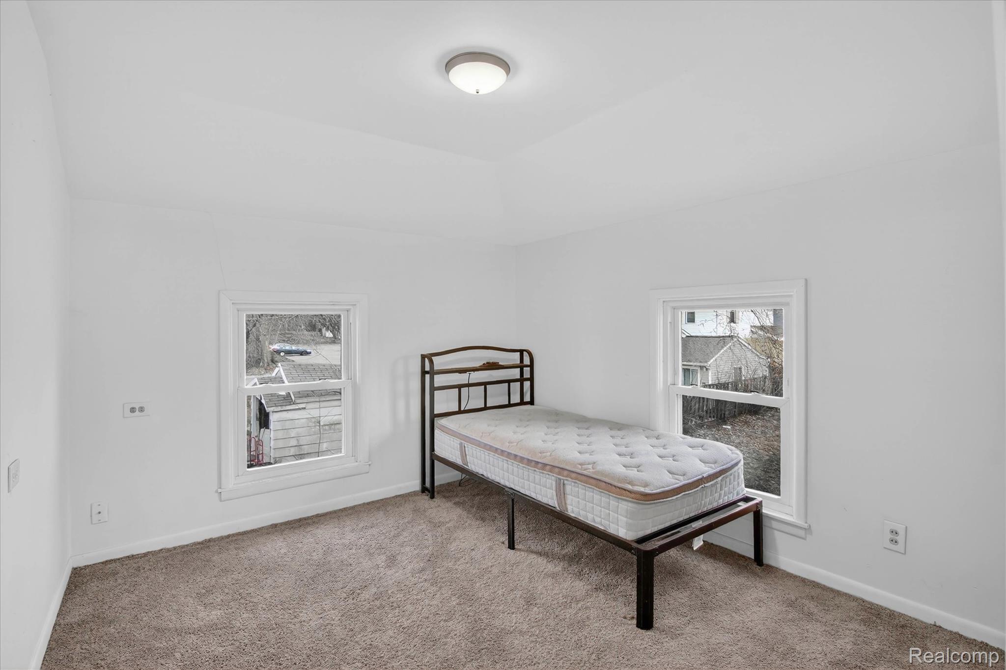 206 N Grinnell Street Property Photo 22