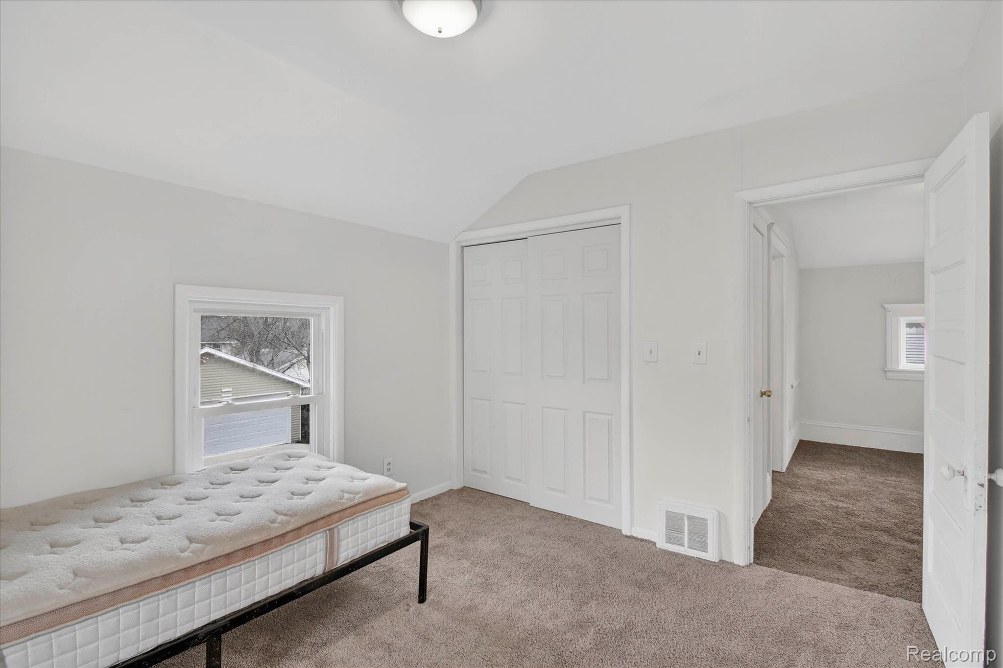 206 N Grinnell Street Property Photo 23