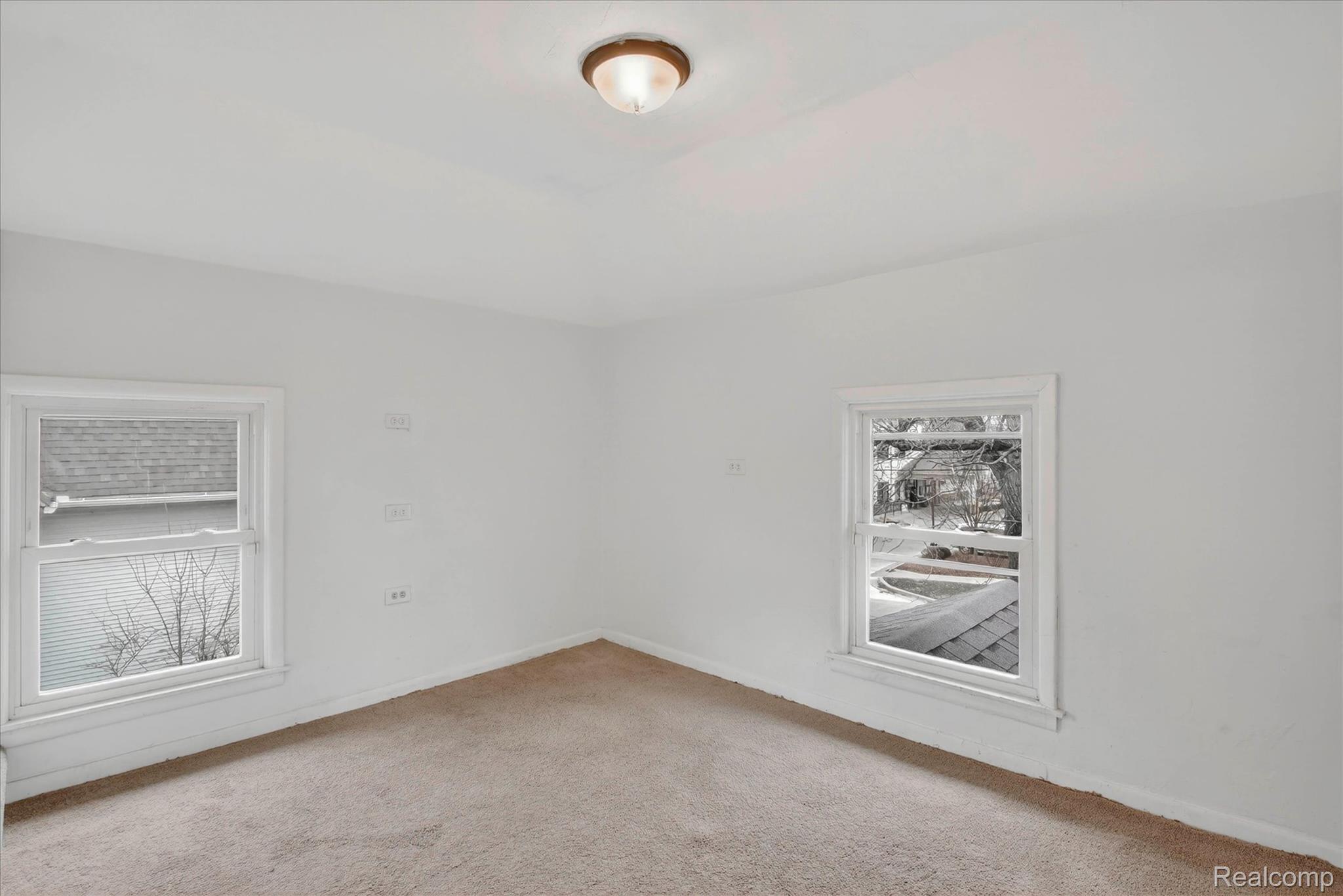 206 N Grinnell Street Property Photo 24
