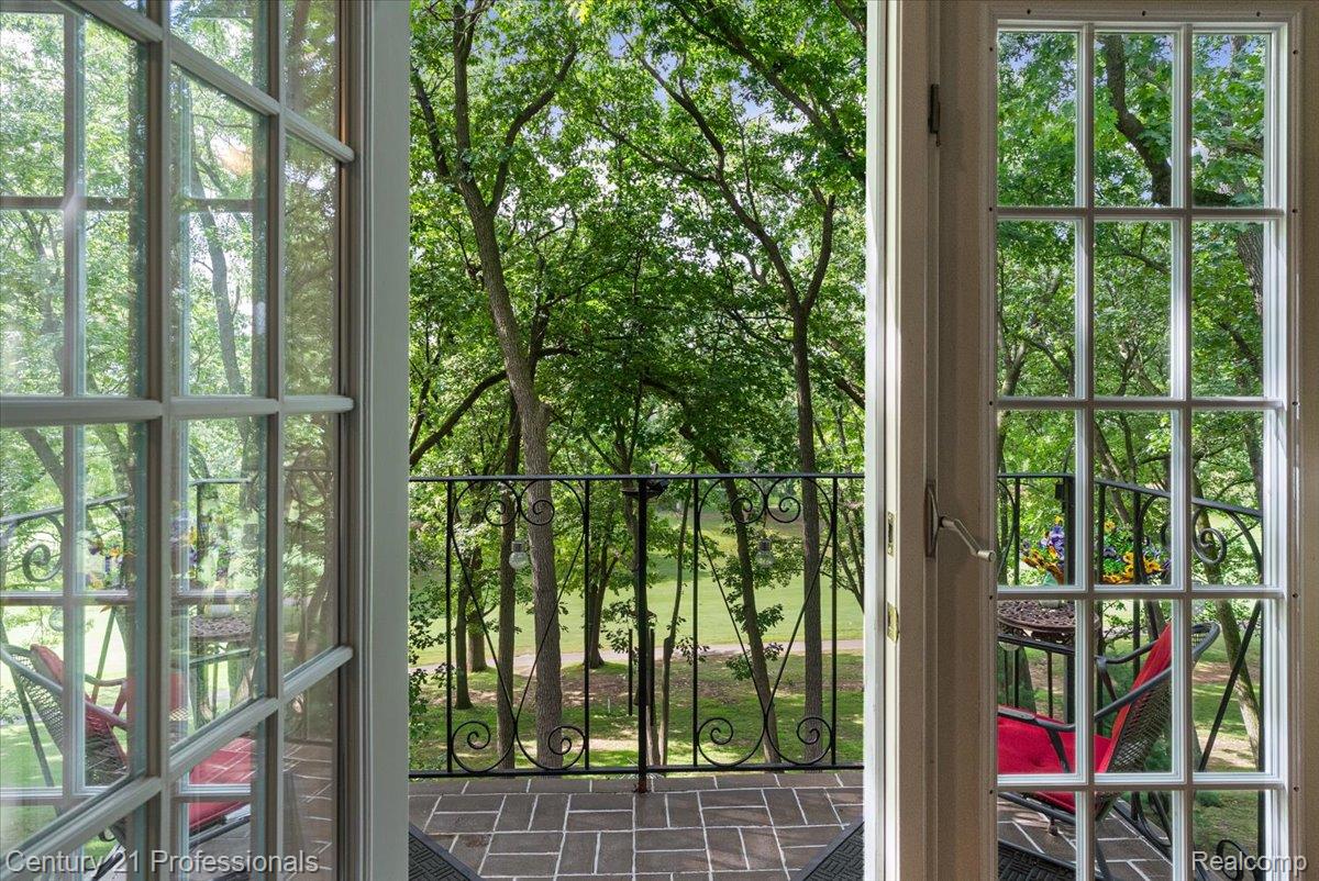5423 Bristol Parke Drive Property Photo 8