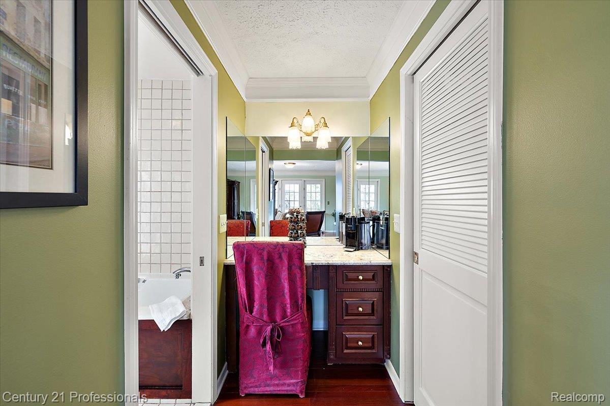 5423 Bristol Parke Drive Property Photo 37