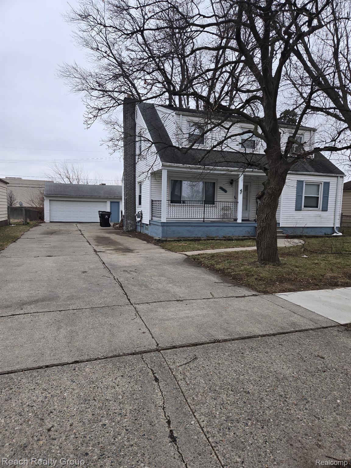 20010 Voiland Street Property Photo 8