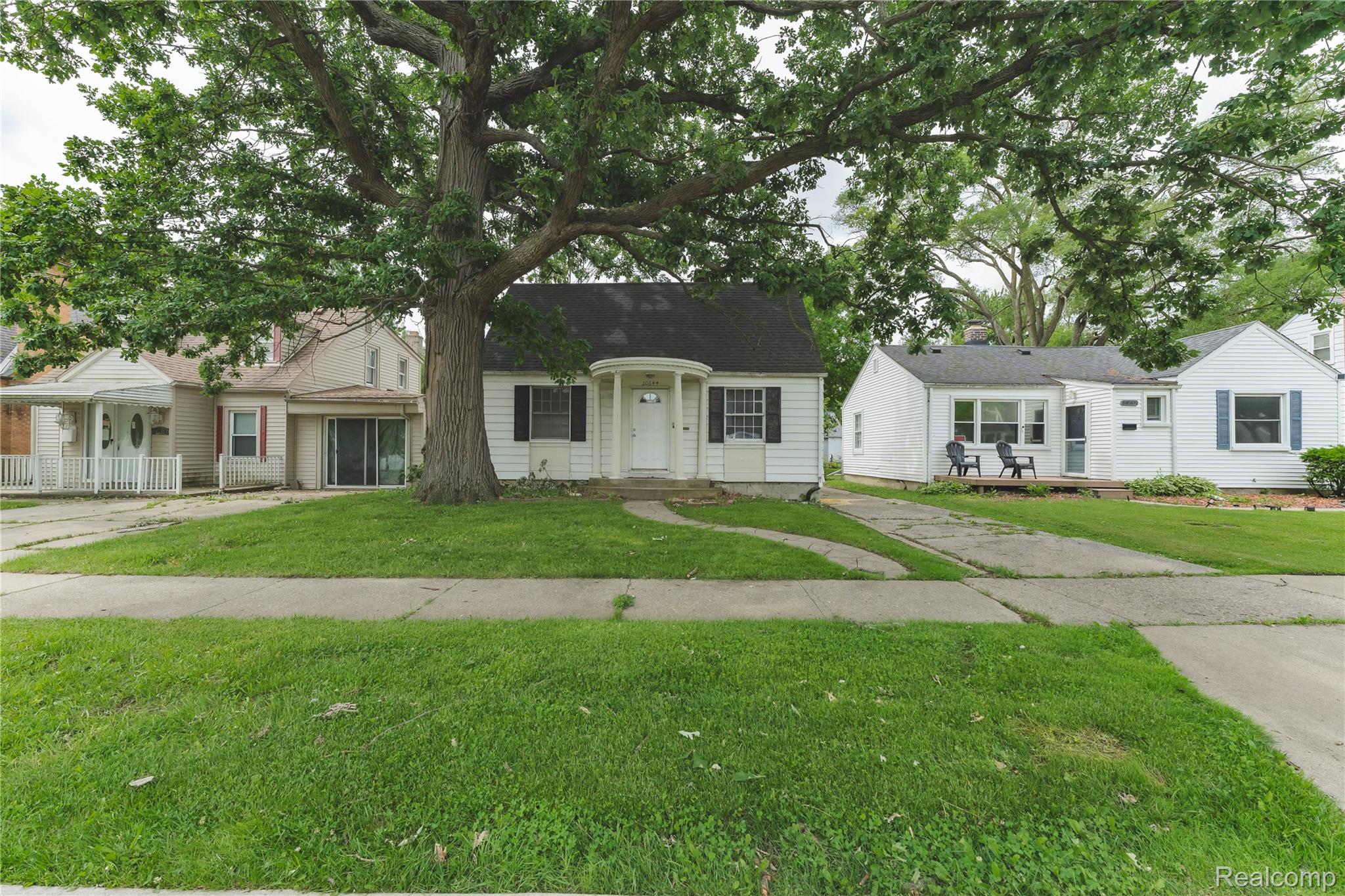 20644 Elkhart Street Property Photo 2