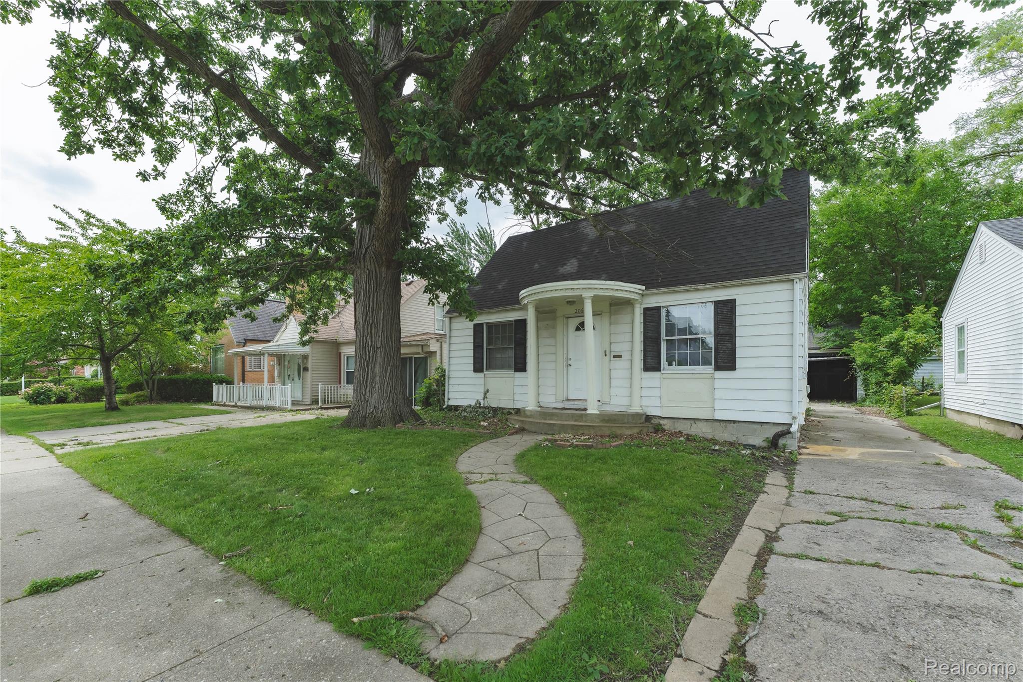 20644 Elkhart Street Property Photo 3
