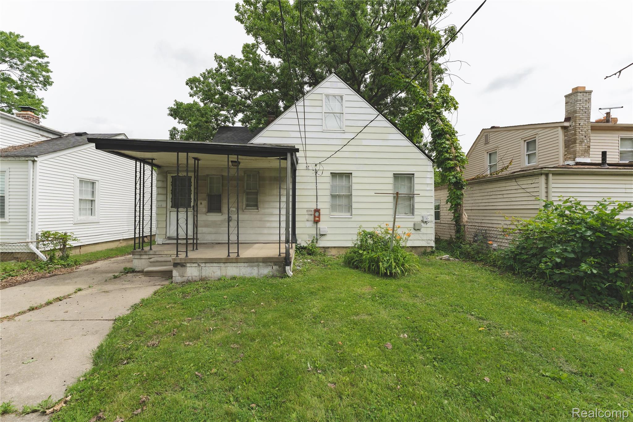 20644 Elkhart Street Property Photo 4