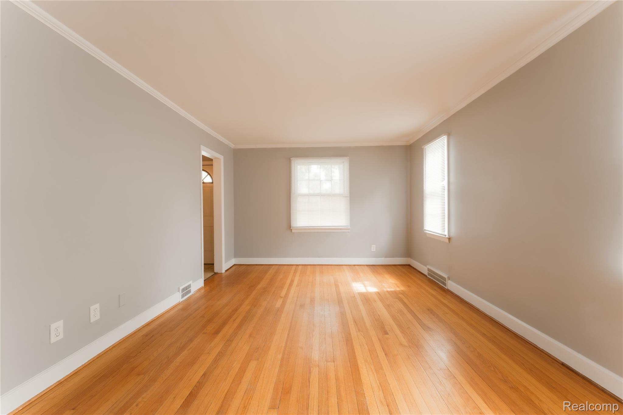 20644 Elkhart Street Property Photo 6