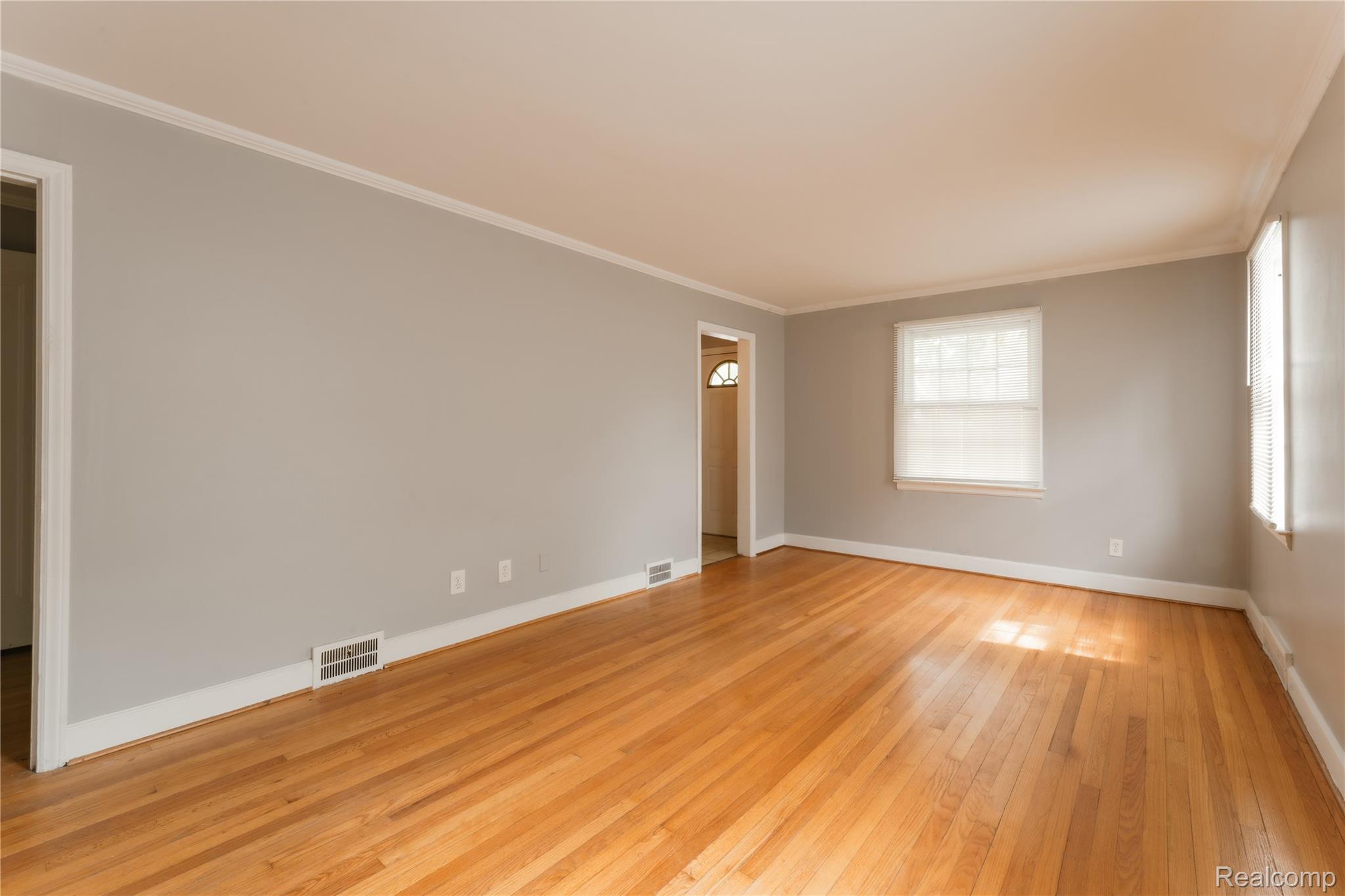 20644 Elkhart Street Property Photo 7