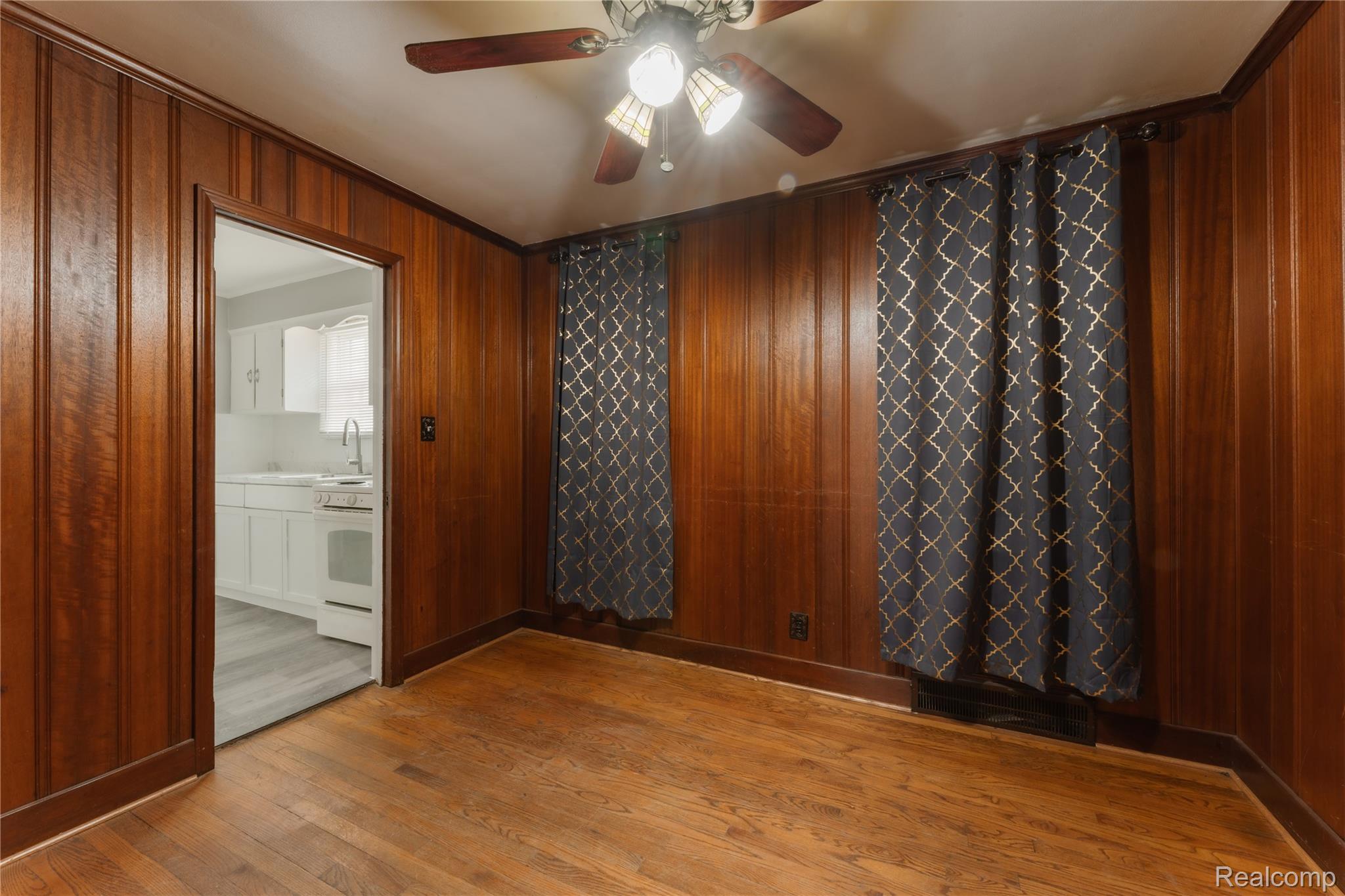 20644 Elkhart Street Property Photo 19