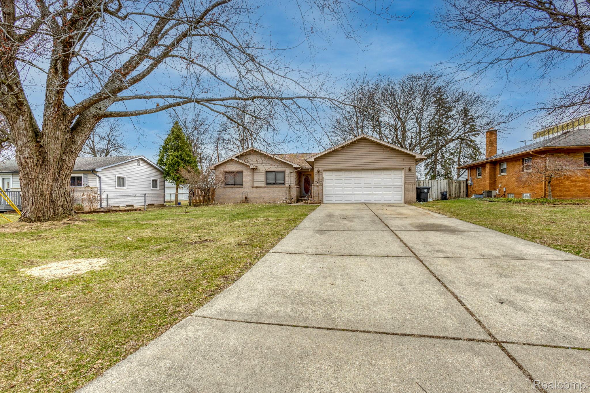 19249 Parkville Street Property Photo 1