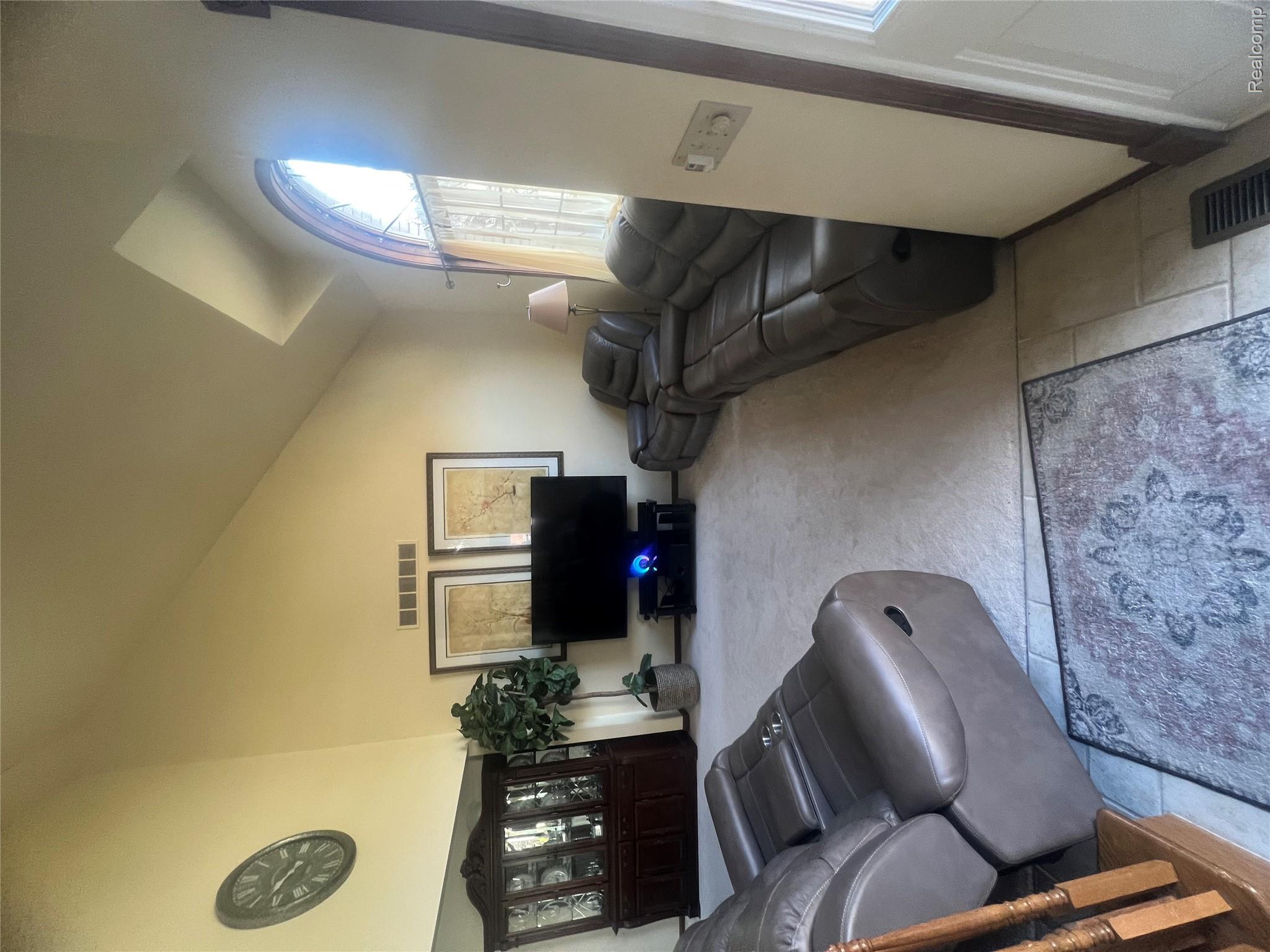 21589 Hunter Circle Property Photo 13