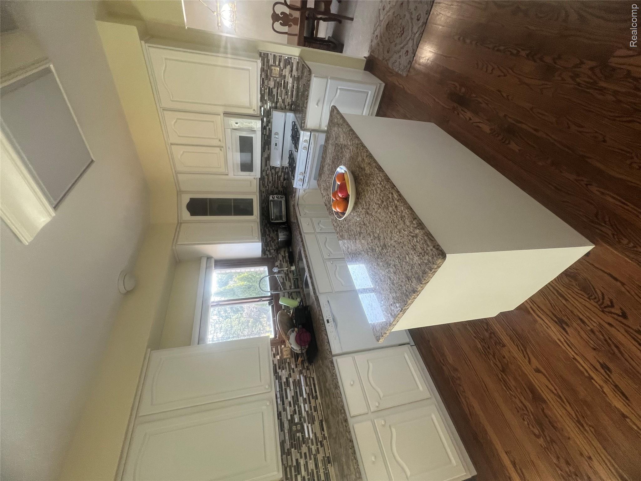 21589 Hunter Circle Property Photo 24