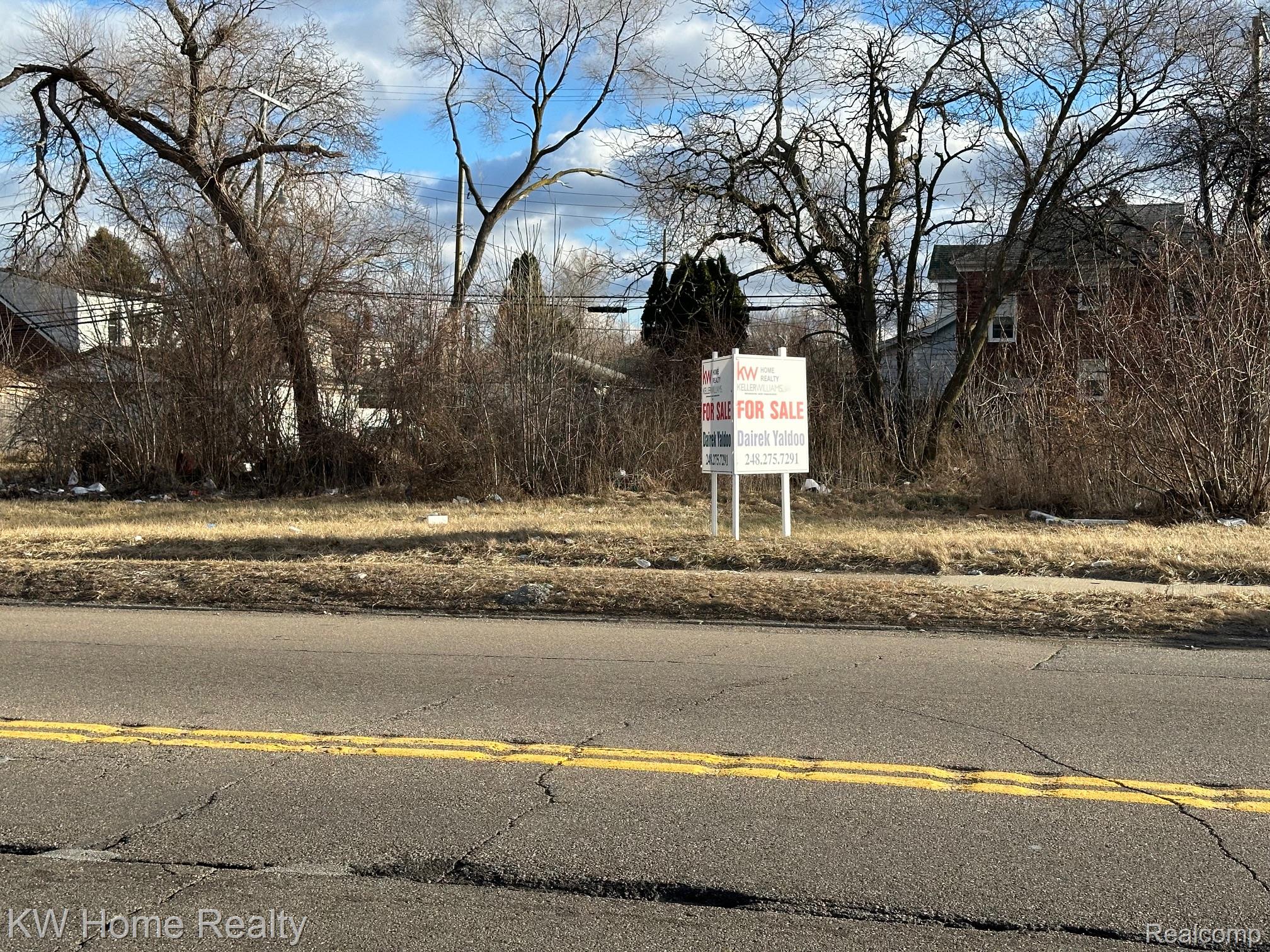 3302 E 7 Mile Road Property Photo 1