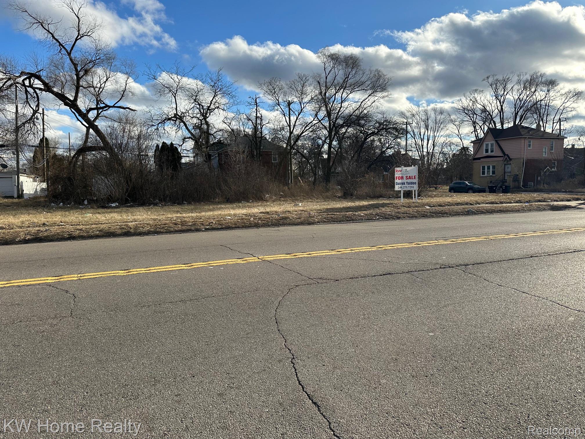 3302 E 7 Mile Road Property Photo 4