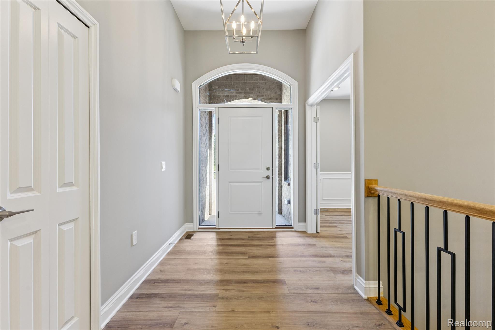 6429 Jamie Lane Property Photo 4