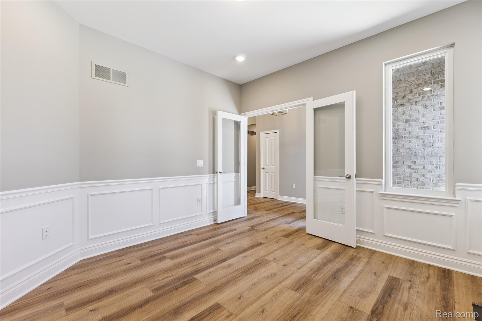 6429 Jamie Lane Property Photo 5