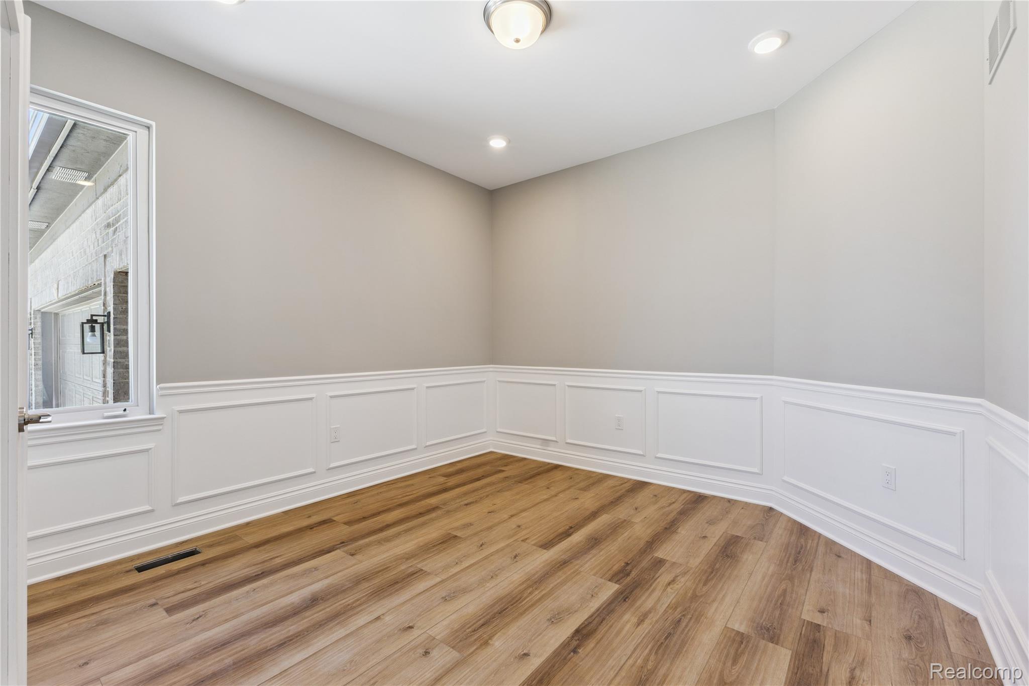 6429 Jamie Lane Property Photo 6