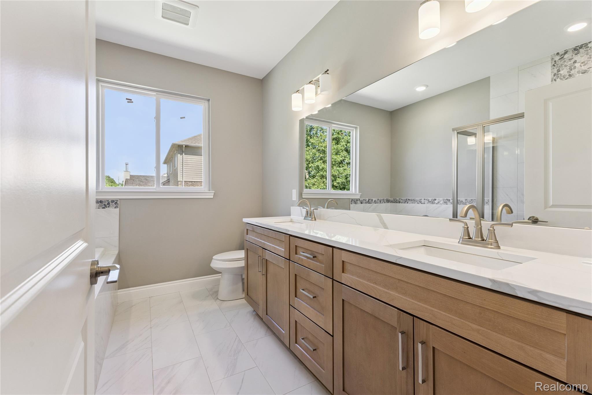6429 Jamie Lane Property Photo 14