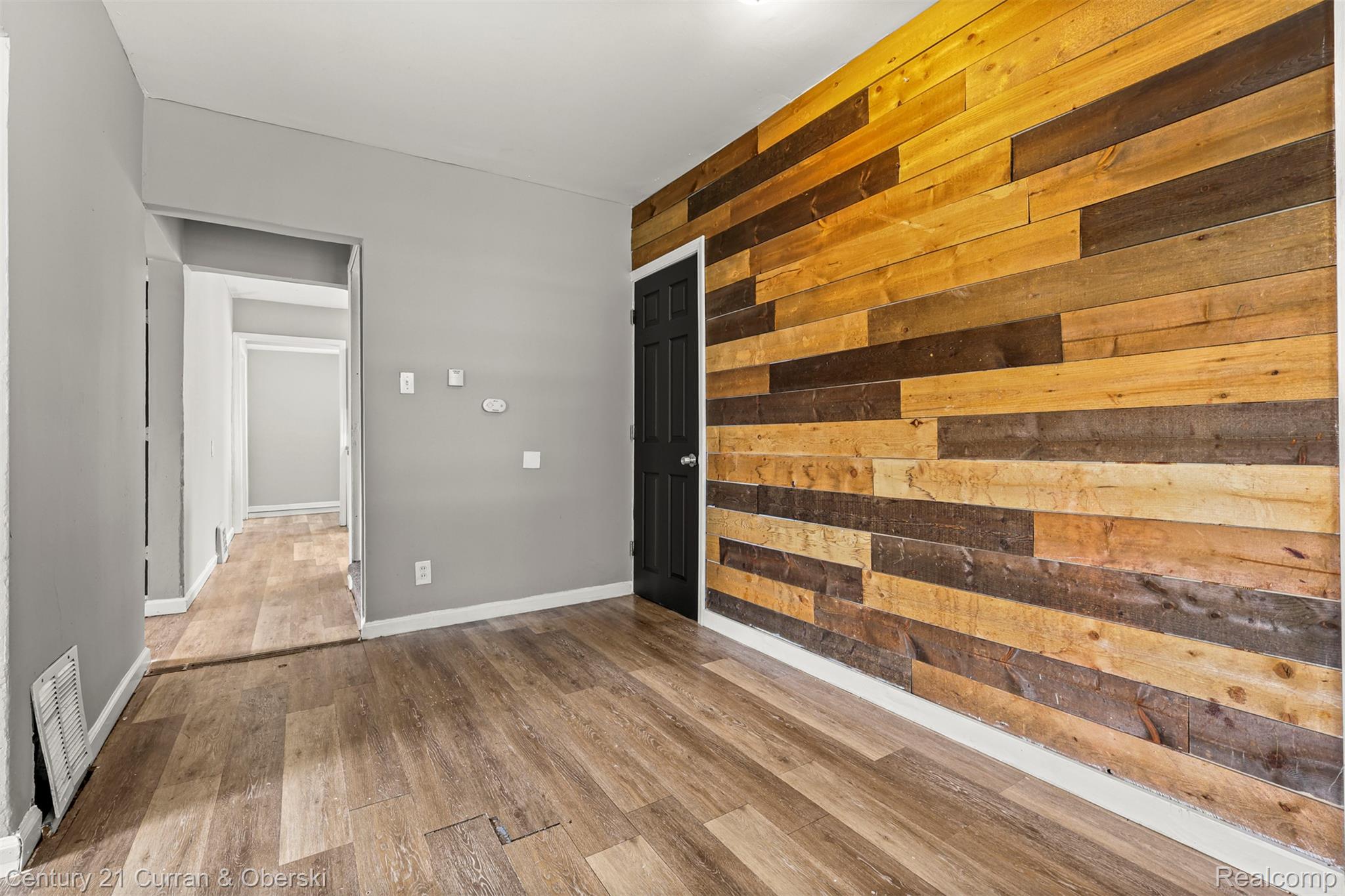 6837 Braun Property Photo 8