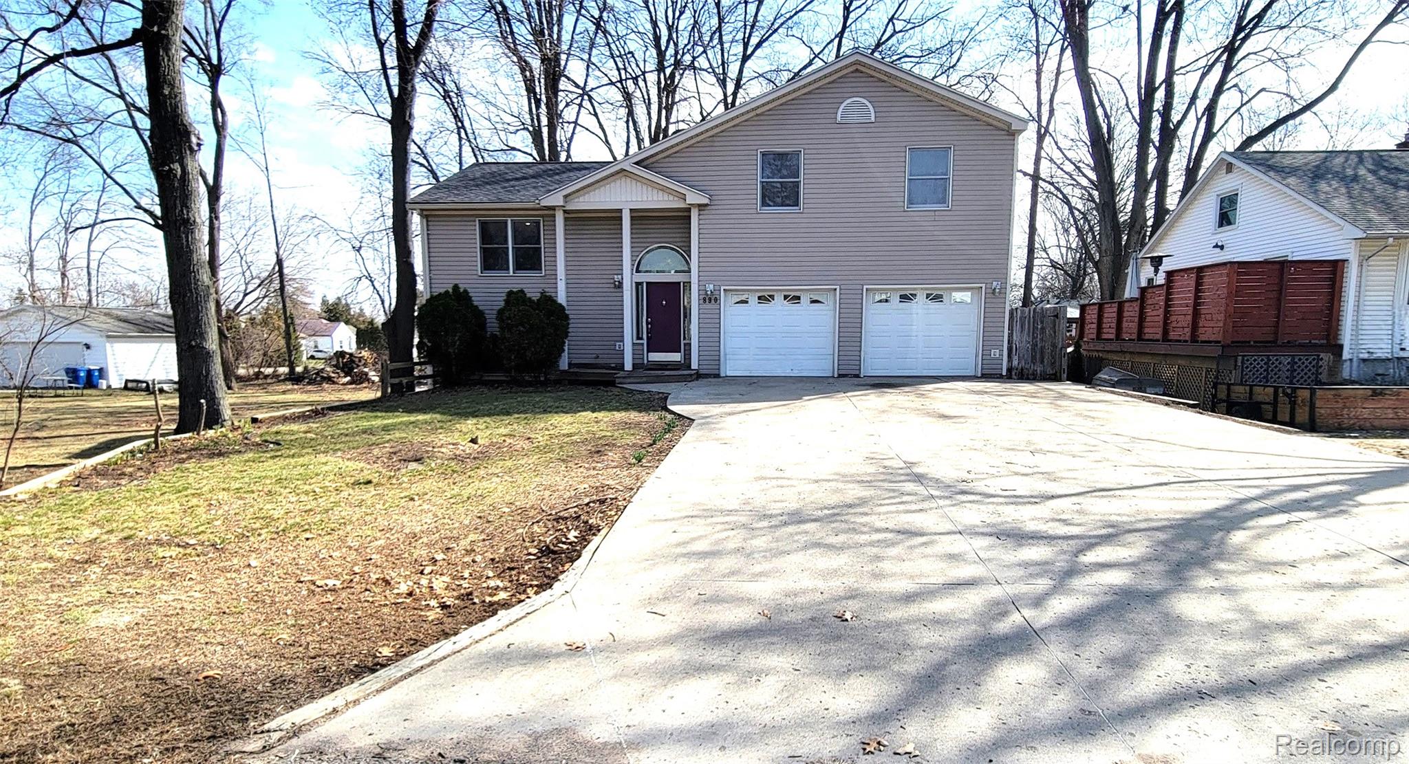 890 Tyrone Avenue Property Photo 1